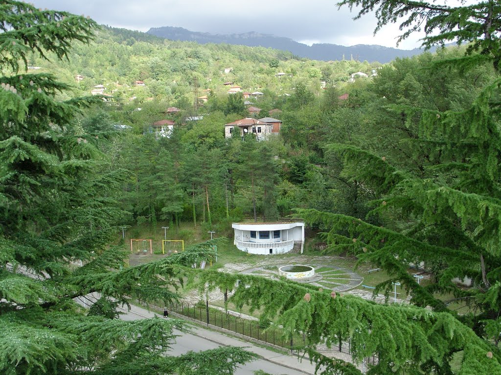 Tkibuli - Lado Eliashvili Park, Ткибули
