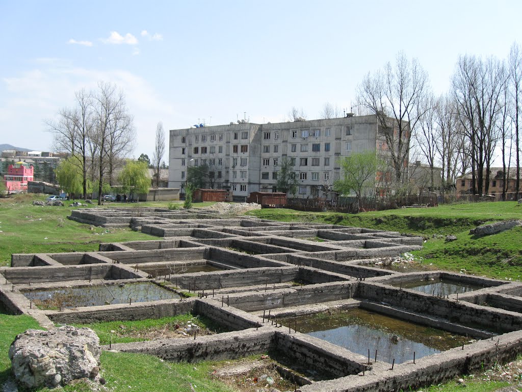 Abandoned construction site, Цхалтубо
