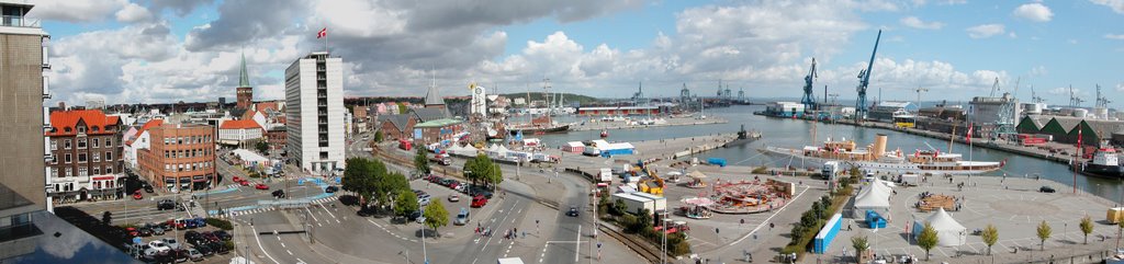 Århus panorama from the roof of Europaplads 16, by Per Allan Nielsen, Орхус