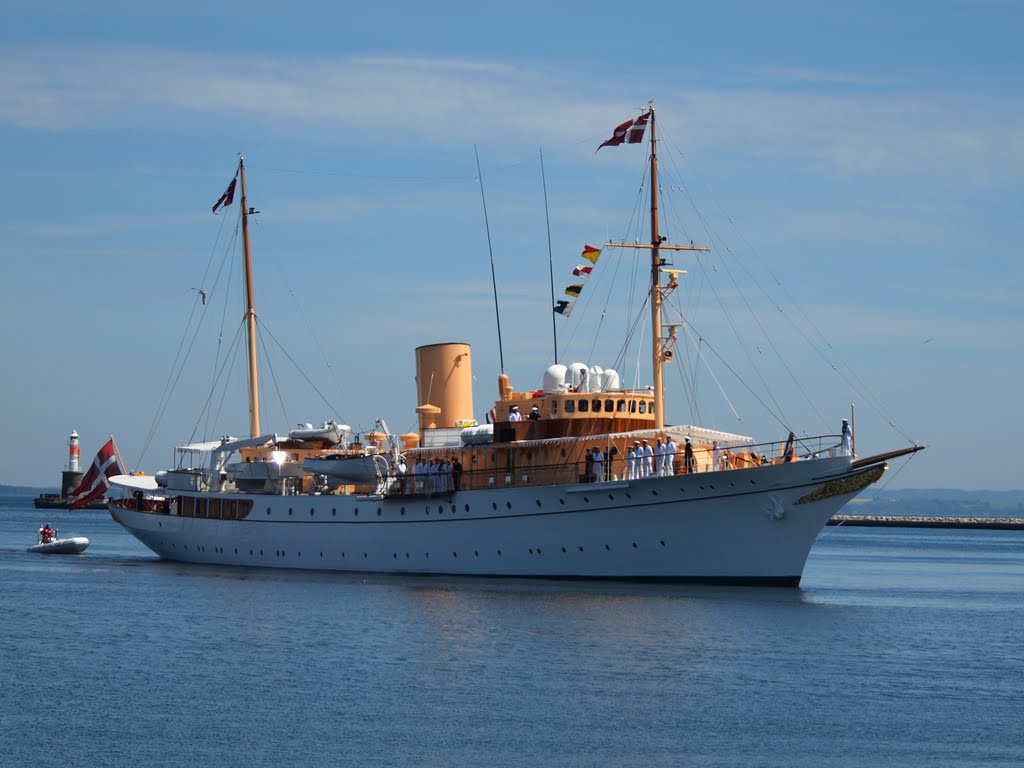 The Royal Yacht, Орхус