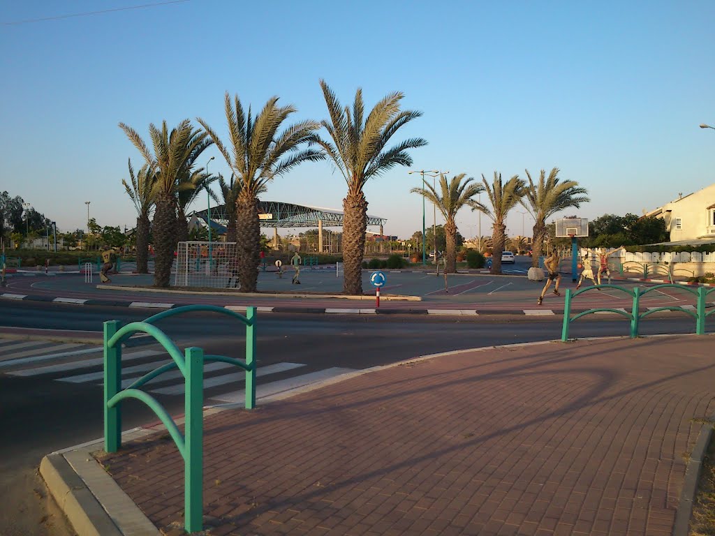 Golda Meir - HaTfutzot square, Dimona, Димона