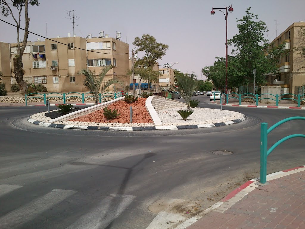 Yigal Alon - Eliezer Milrod square, Dimona, Димона