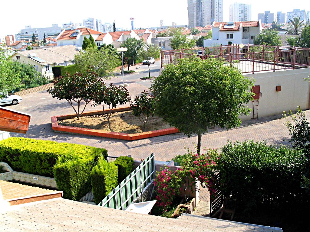 View from the roof of Haluza 12 street, Qiryat Gat, Israel, Кирьят-Гат