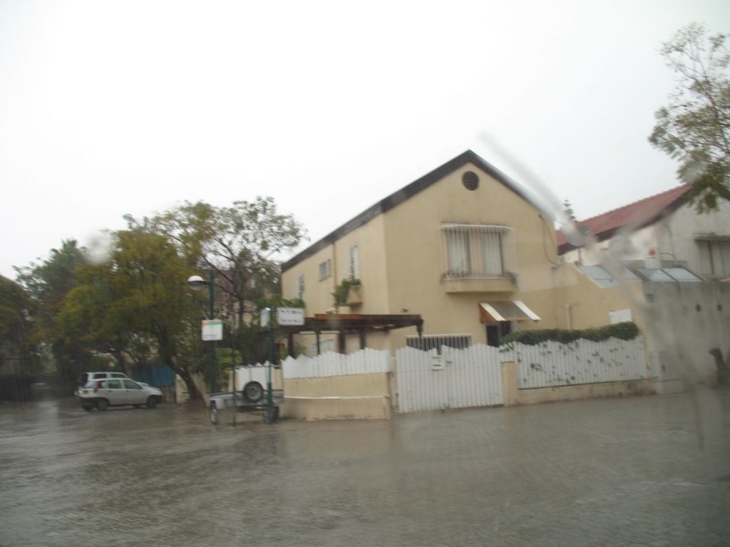 Mor st. - strong rain, Кфар Саба