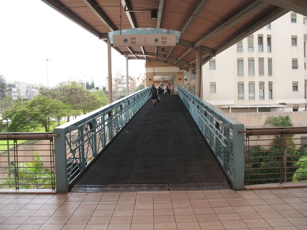 Bridge in Arim mall, Кфар Саба
