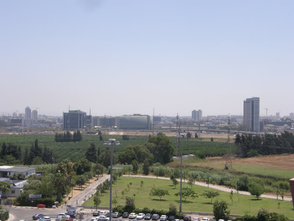 Petah Tiqua view from Tel Aviv, Бнэй-Брак