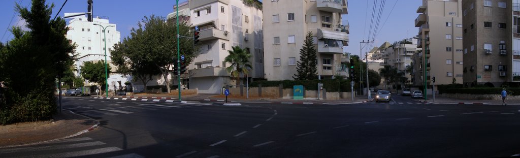 Crossroads of Golomb.St and Sapir.St, Пэтах-Тиква