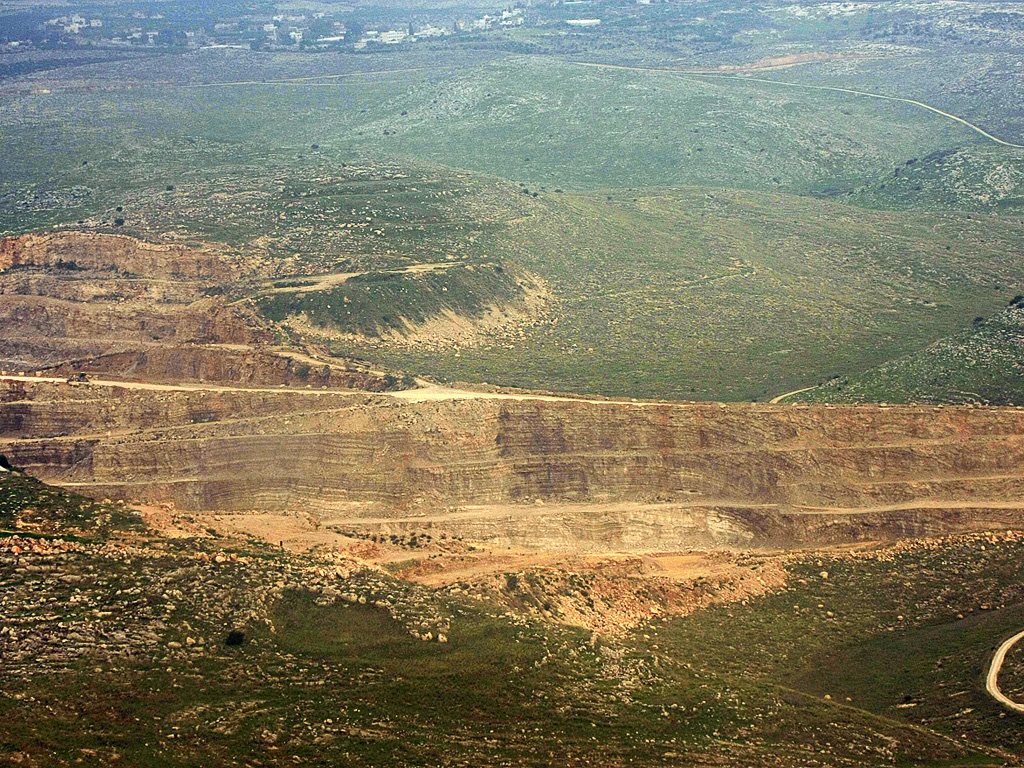 Mines near Rosh Haayin, Рош-ха-Аин