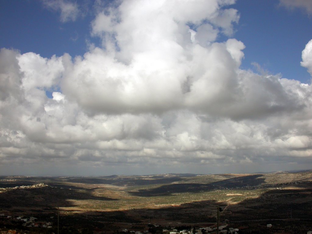Clouds over Samaria (20-NOV-04), Ариэль