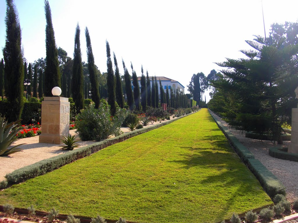 Fineness and Harmony of Bahai Gardens in Acre, Акко