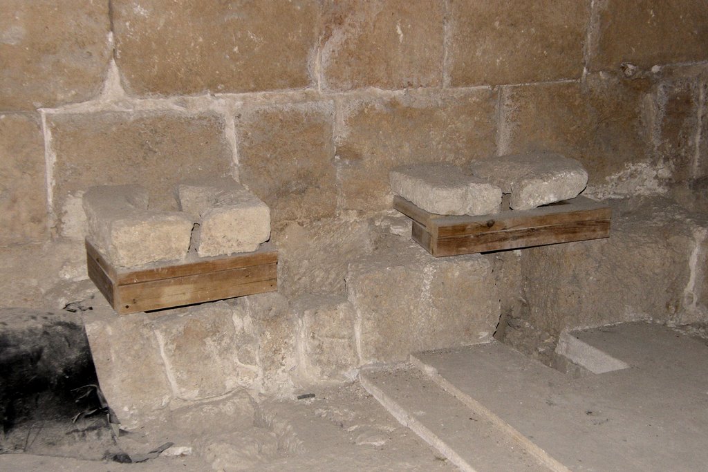 Toilets at the Crusader Fortress at Akko, Акко (порт)