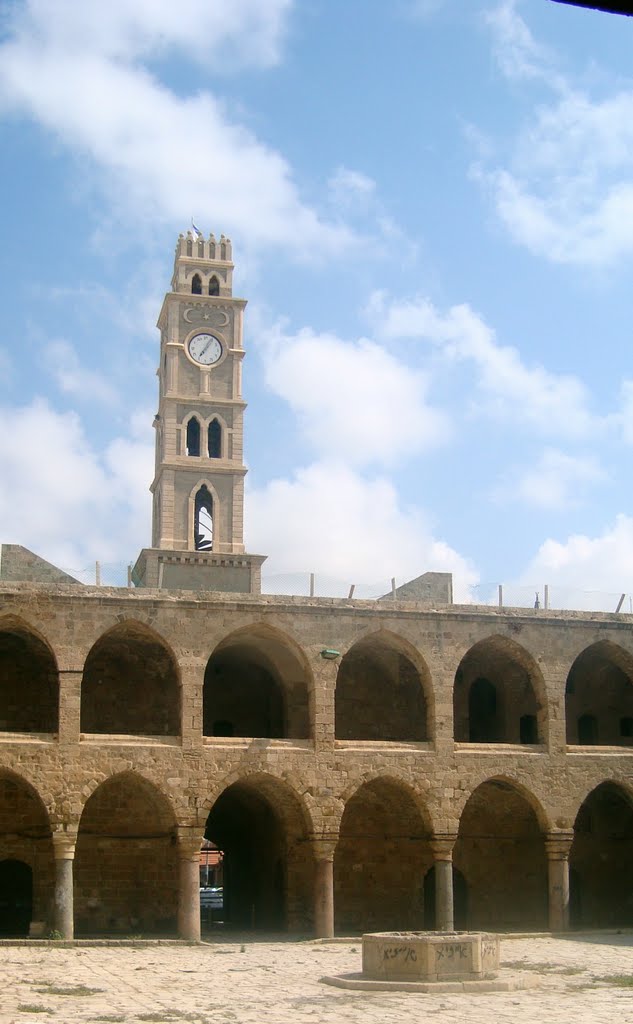 Хан Аль-Умдан, Акко (порт)