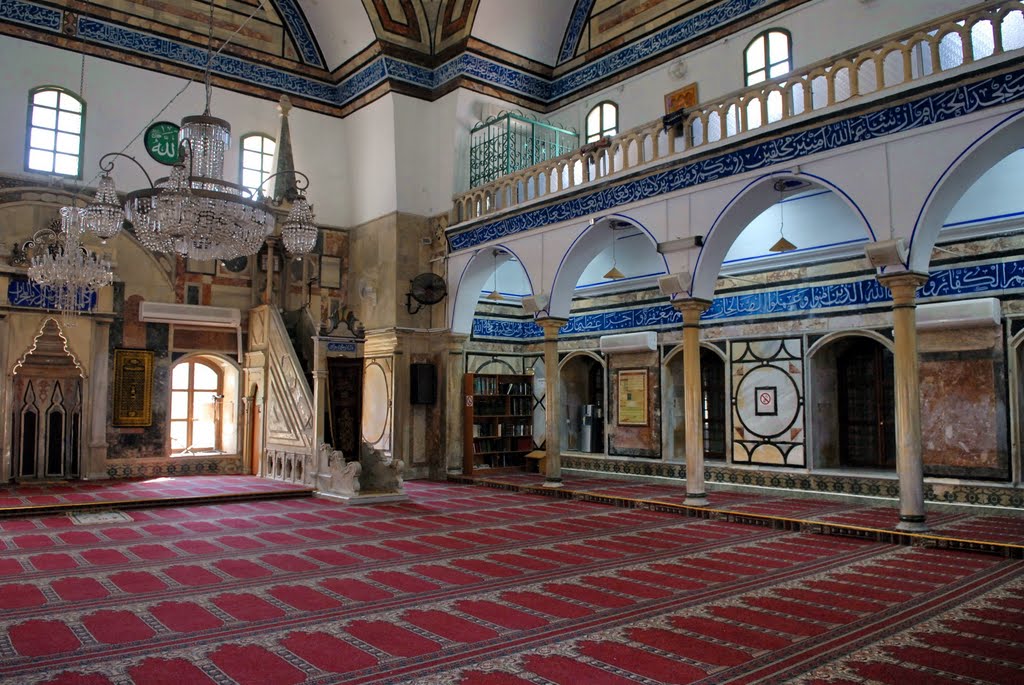 Interior of the  Al-Jazzar Mosque., Акко (порт)