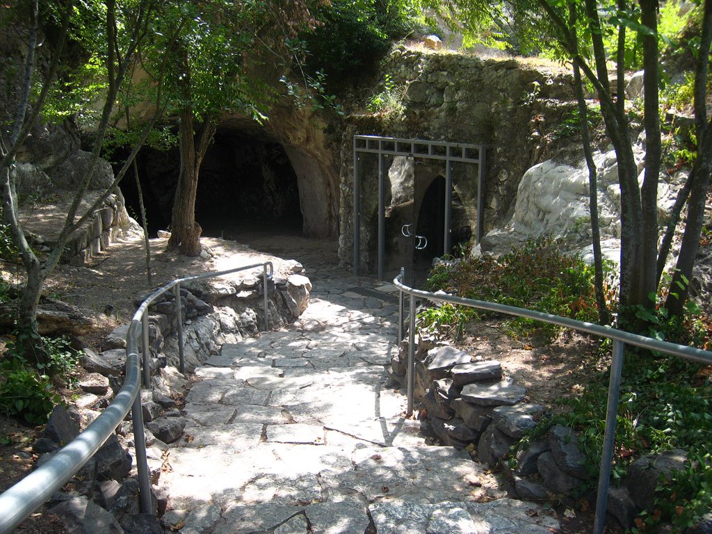 Beit Shearim entrance caves, Кирьят-Тивон