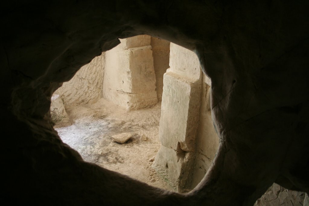 Cave in a cave - Beit Shearim  "Nekropolis" - 6, Кирьят-Тивон