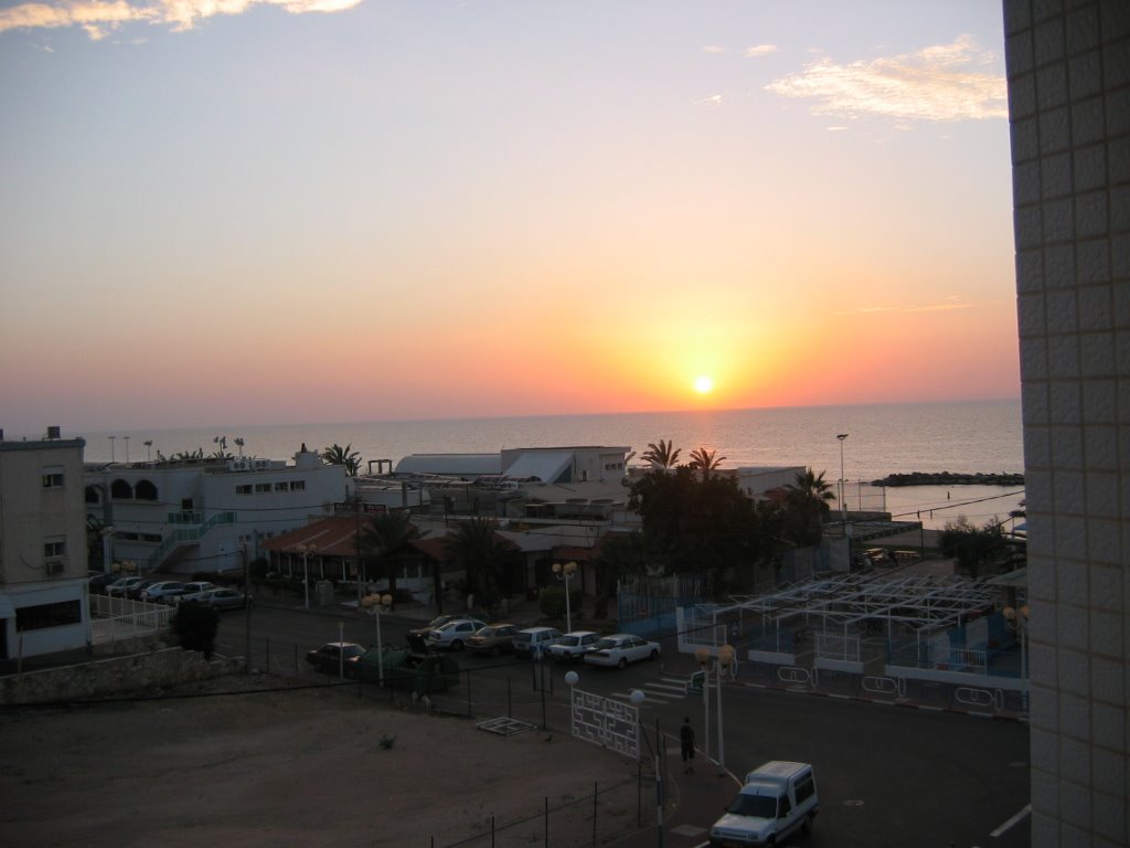 Nahariya Sunset, Нагария