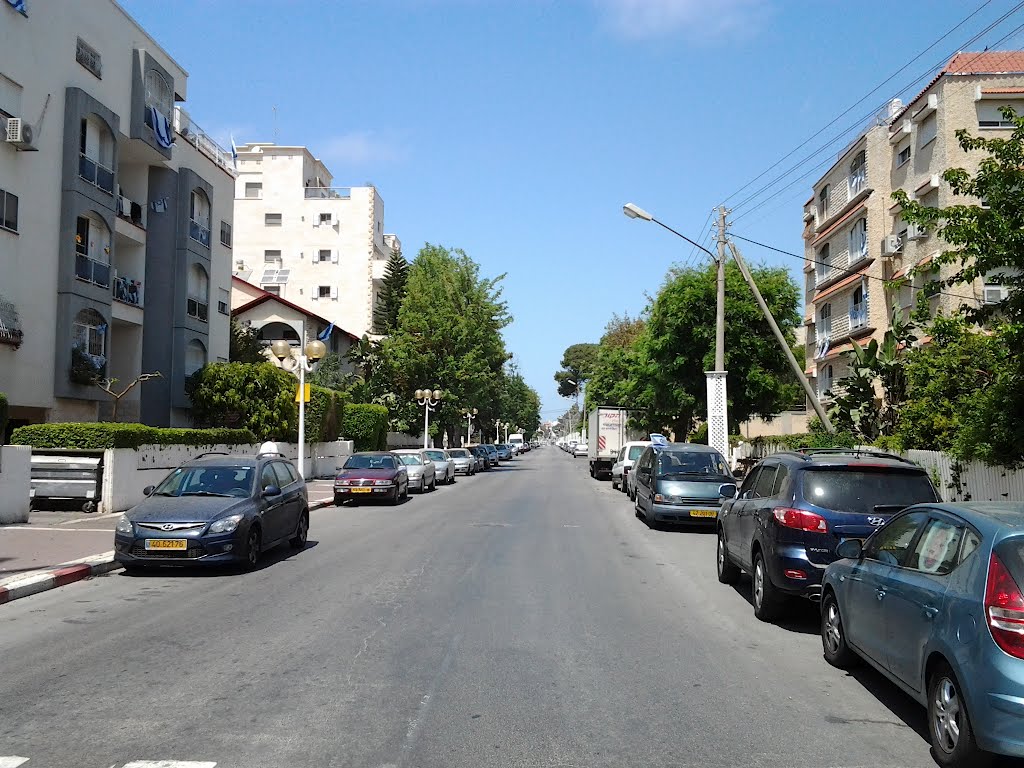 Hertsel street, Нагария