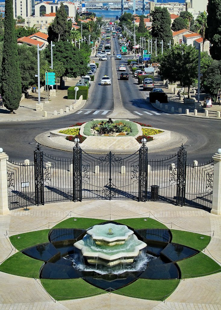 Bahá’í World Centre.   Fountain  "Black Lotus", Хайфа