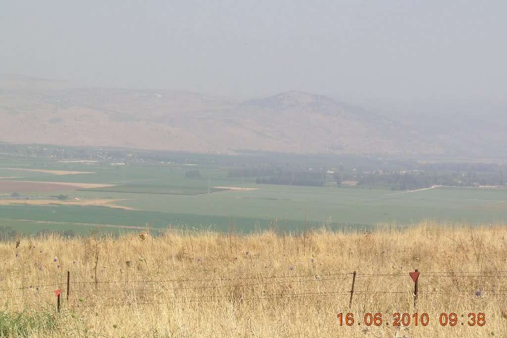 Desde los Altos del Golán,se ve el verde de Galilea y las montañas fronterizas del Líbano. Israel., Кацрин