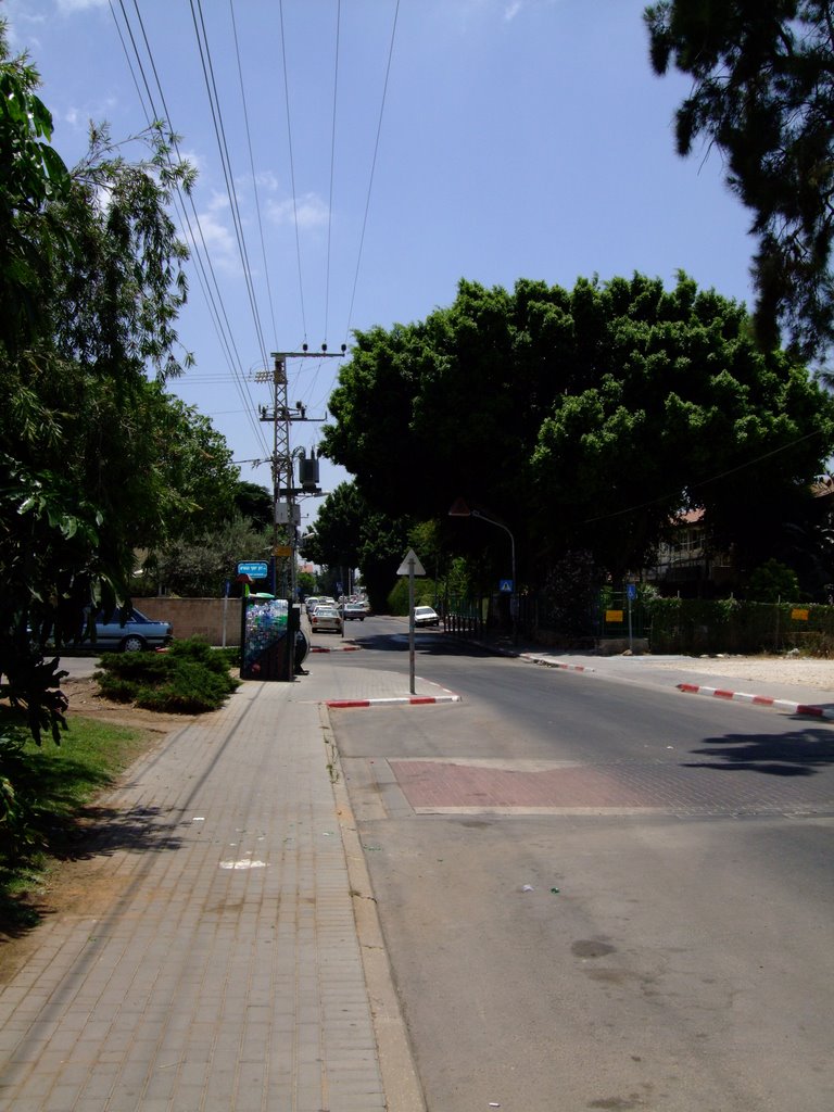 Even ezra street in Herzeliya, Герцелия