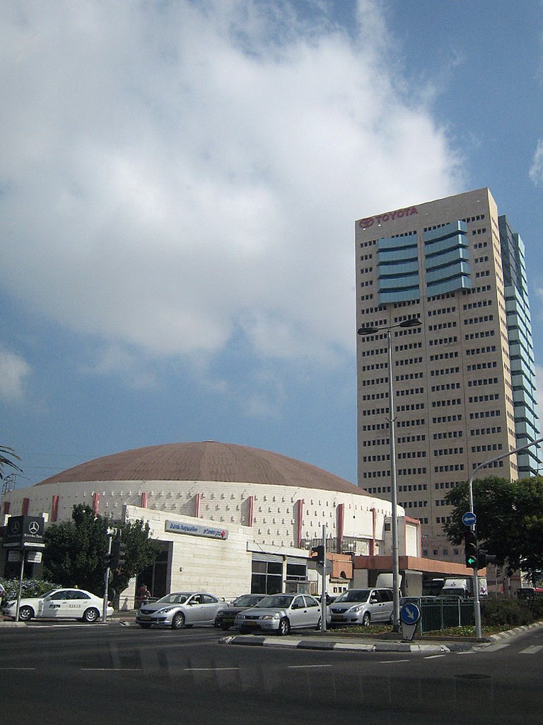 Bank Hapoalim & Toyota Tower, Гиватаим