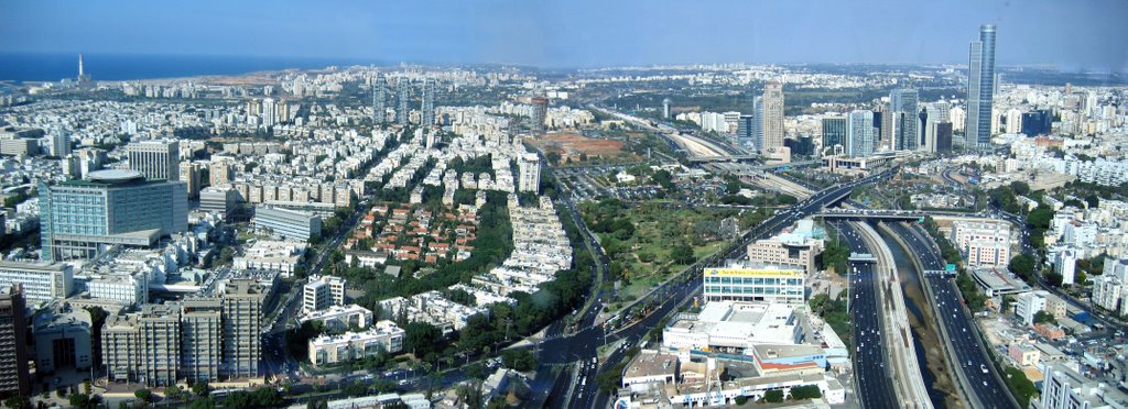 Kind on Tel Aviv from 50-th floor, Гиватаим