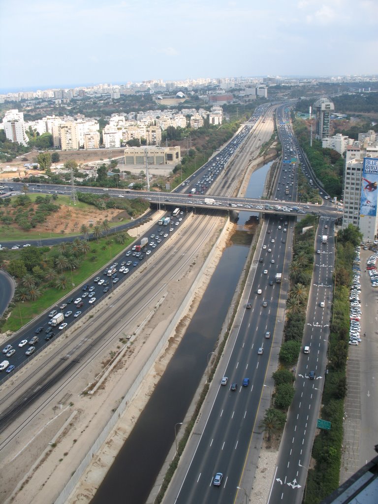ayalon traffic Tel Aviv, Гиватаим