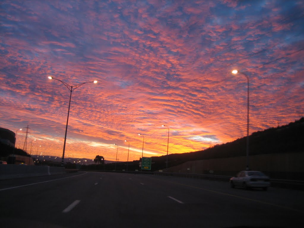 Road 471 at sunrise, Кирьят-Оно