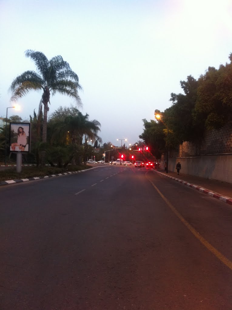 The street is going to sleep - Jichak Rabin str. Ramat Gan, Рамат-Ган