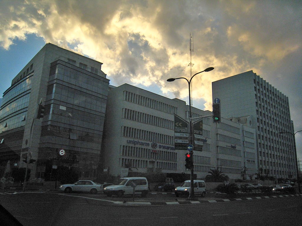 Unipharm, Тель-Авив