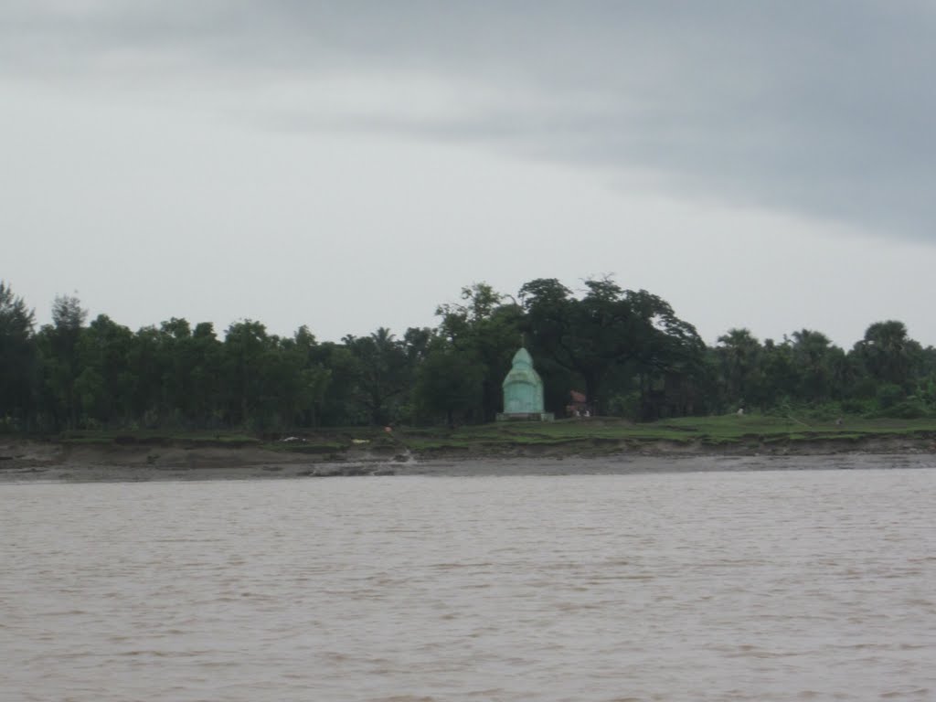 a kali temple at the bank of river hugli, Бхатпара