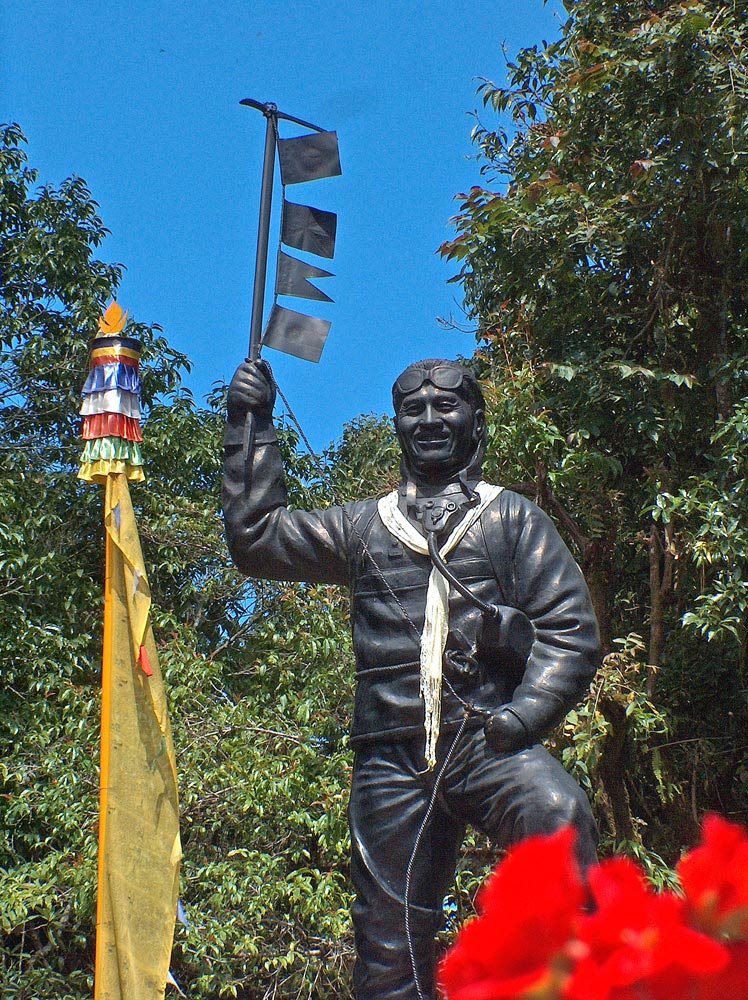 Statue of Tenjing Norgay at HMI, Даржилинг