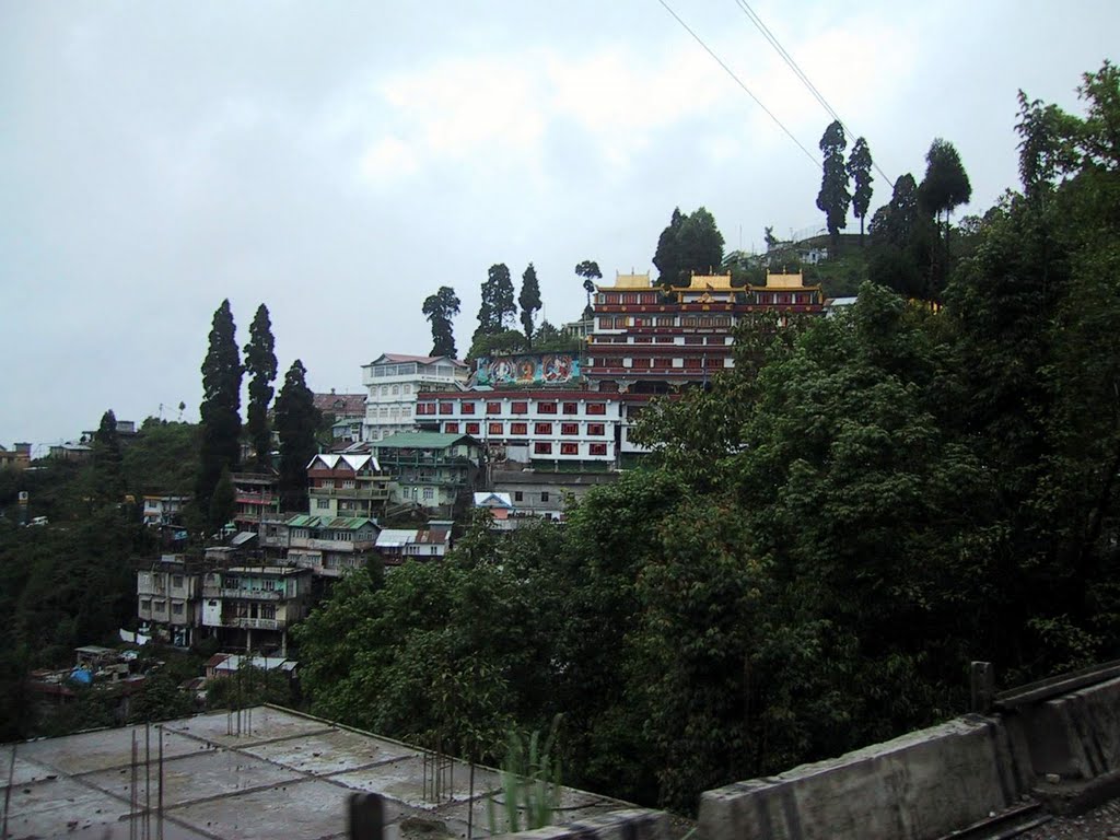 Darjeeling city view from running car 2004, Даржилинг