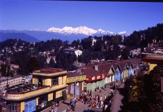 Darjeeling Hill Station in West Bengal.Himalayan Mountains in the background., Даржилинг