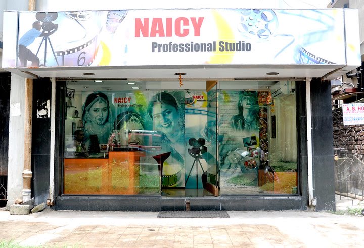 Naicy Studio, Дум-Дум