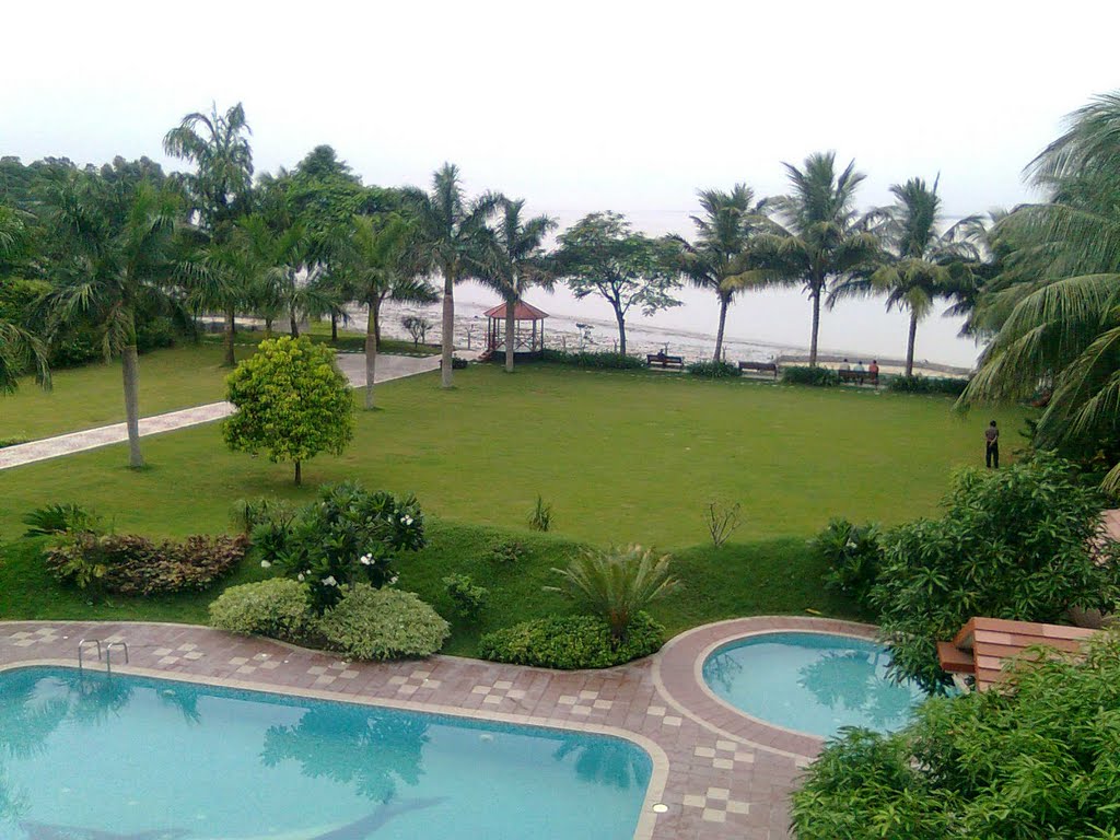 A small fine garden on the riverside at Diamond Harbour, India, Наихати