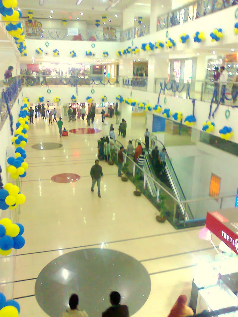 RAMA MAGNETO MALL INTERIOR VIEW, NEW YEAR OCCASION 2012, Rama magneto centro comercial, punto de vista interior, con motivo del Año Nuevo 2012, Биласпур