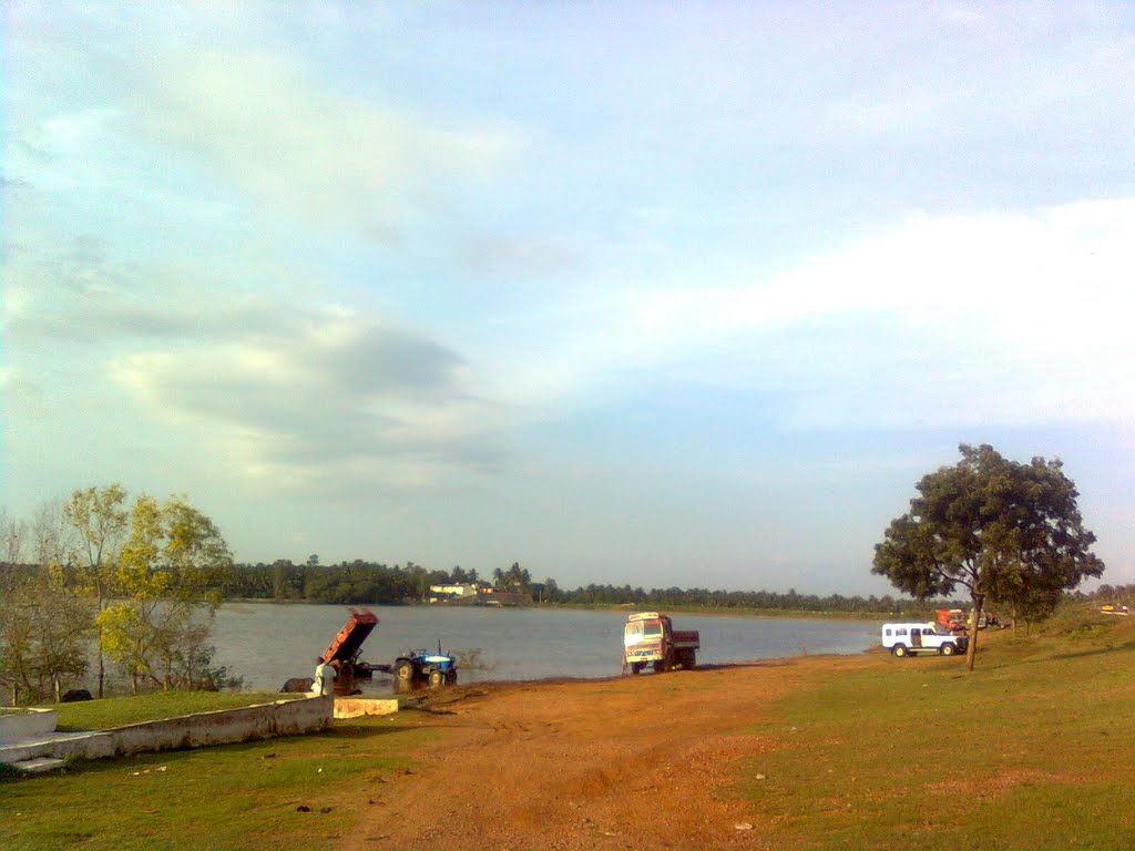 शिमोगा हरिहर मार्गातील तलाव., Бияпур