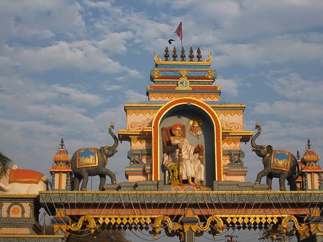 Siddharoodha matt Entrance, Хубли