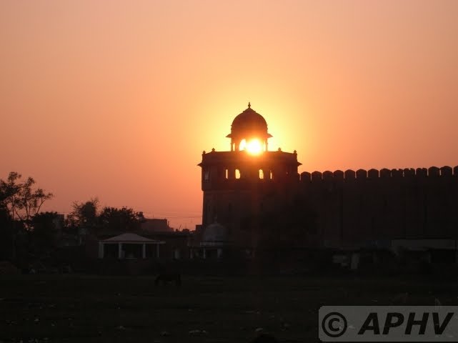 Sun dawn at Darbhanga fort, Дарбханга