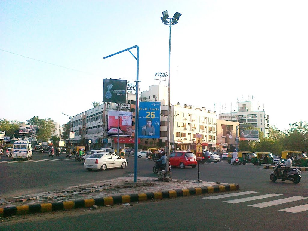 Paldi Road, Ashram road, Ellisbridge Ahmedabad, Ахмадабад