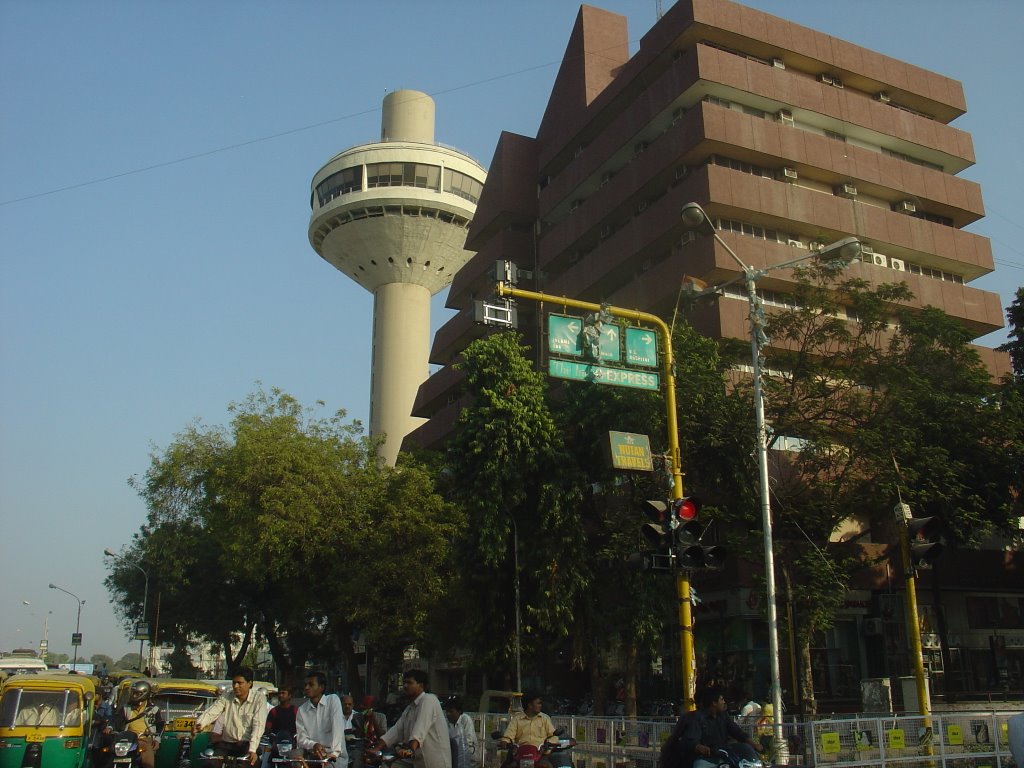 patang Hotel tower restaurant up Nehru bridge from Salapose rd, Ахмадабад