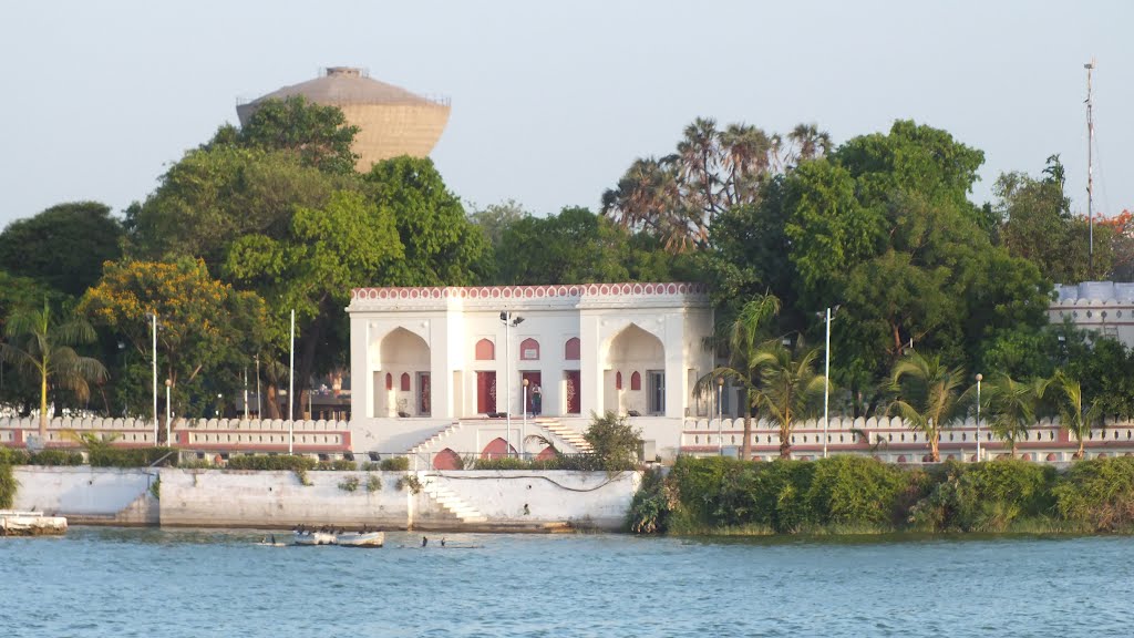 Atal Express Kakaria Lake, Ahmedabad, Ахмадабад
