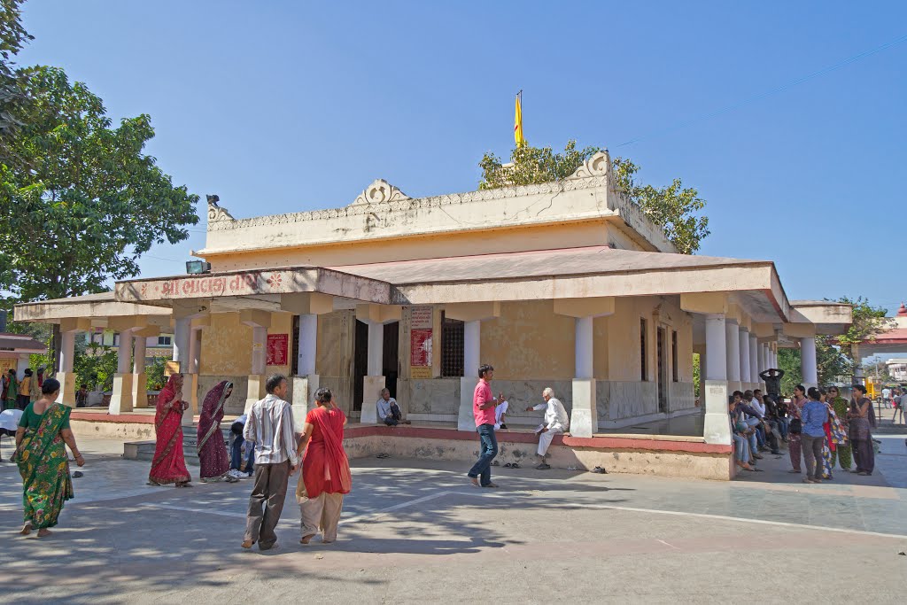 Shri Krishna temple at Bhalka Tirtha, Gujarat, Веравал