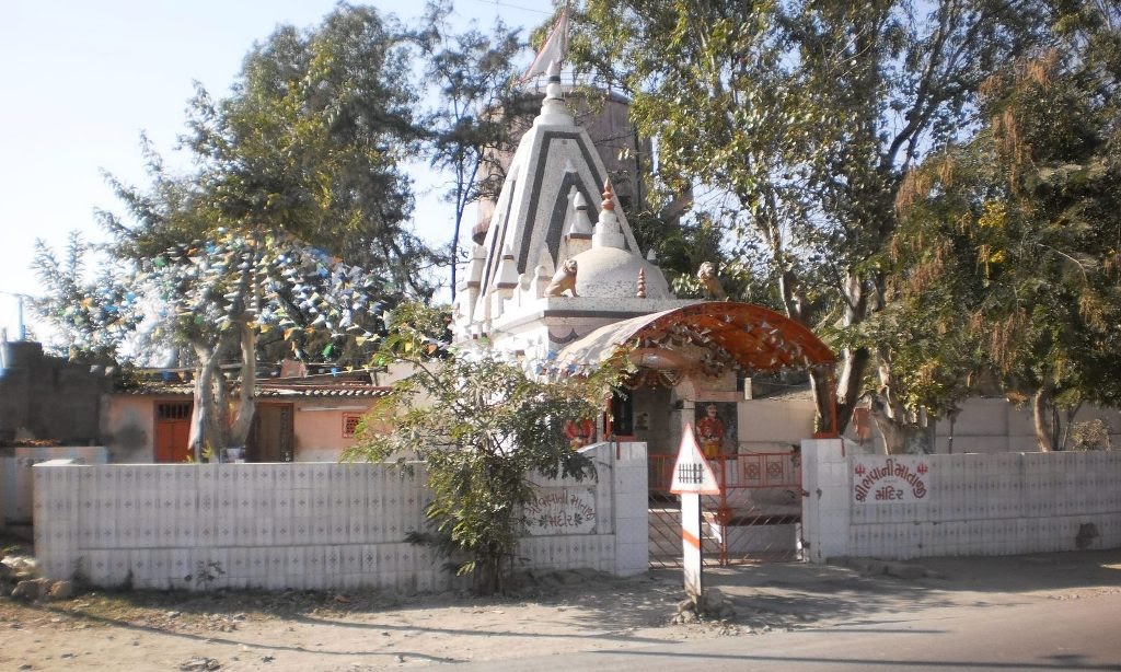 શ્રી ભવાની માતાજી મંદિર Shri பவானி மாதாஜி கோயில்  Shri Bhavaani Maataaji Mandir     P1010764, Веравал
