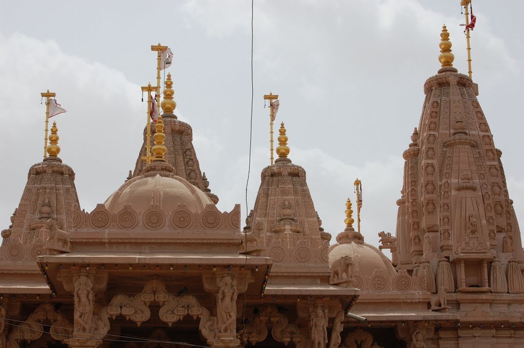 DPAK MALHOTRA, beautiful architect Sri Swminarayan Mandir, Jawahar Road, Surendernagar, गुजरात भारत Gujarat Bharat ગુજરાત ભારત દેશનું, Дхорайи