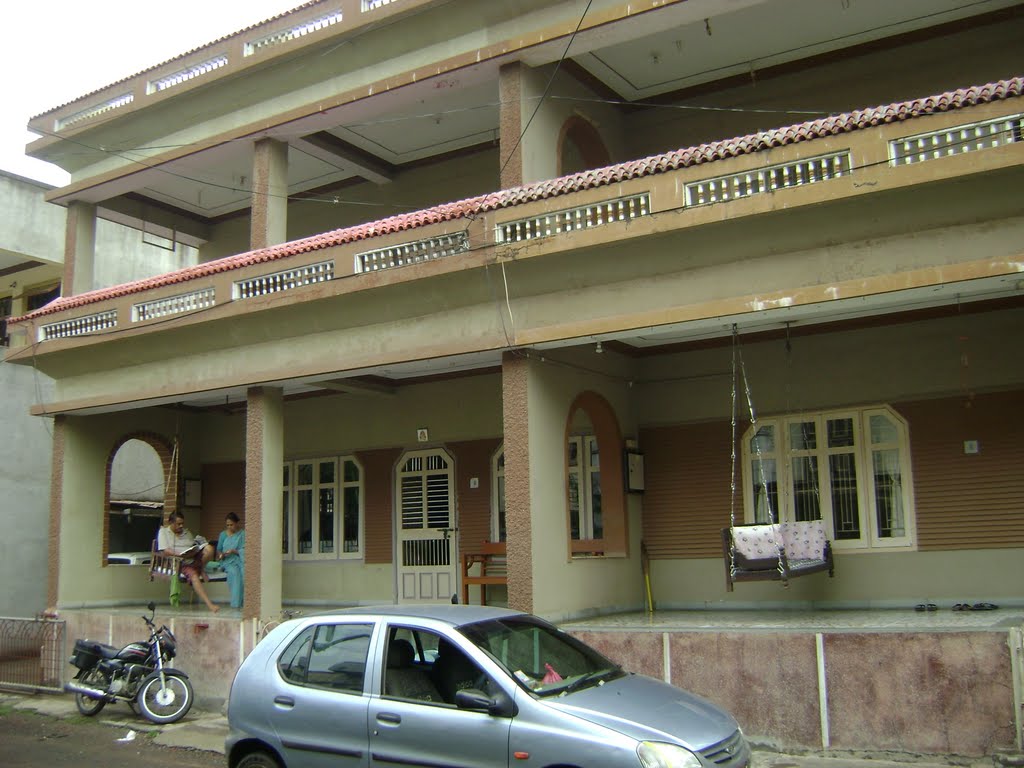 HOUSE OF MY BROTHER ,DESAI STREET KALIAWADI. NAVSARI, Навсари