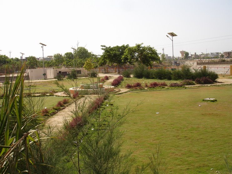 Garden at Gungadi Pond ,Patan, Патан