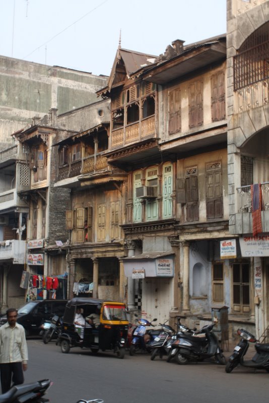Nice wooden houses in Old city of Surat, Сурат