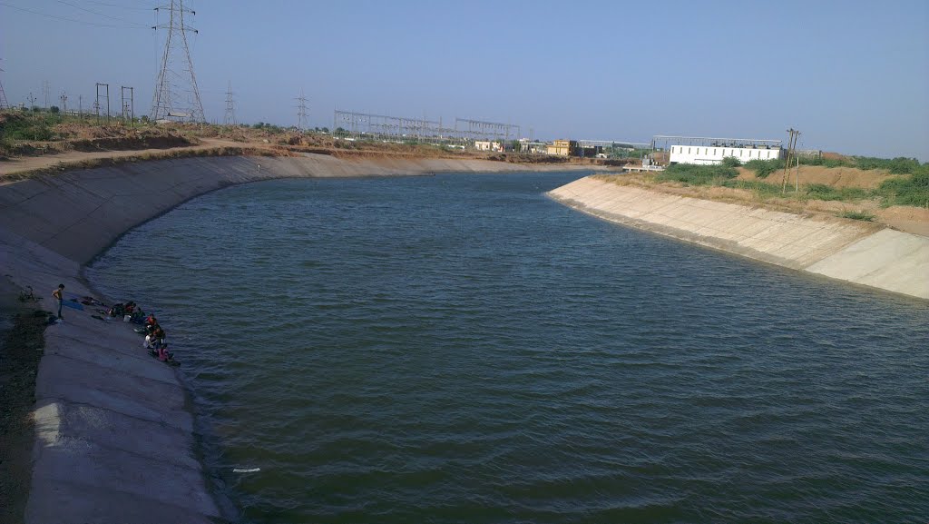 Beautiful Narmada canal near Surendranagar, Сурендранагар